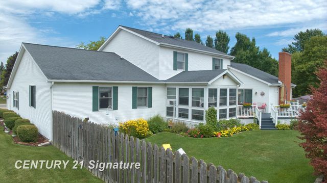 4407 Spurwood Drive, Saginaw Twp, MI 48603