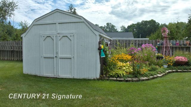 4407 Spurwood Drive, Saginaw Twp, MI 48603