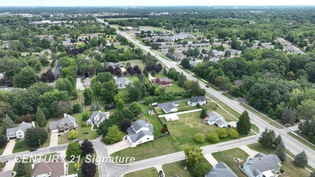 4407 Spurwood Drive, Saginaw Twp, MI 48603