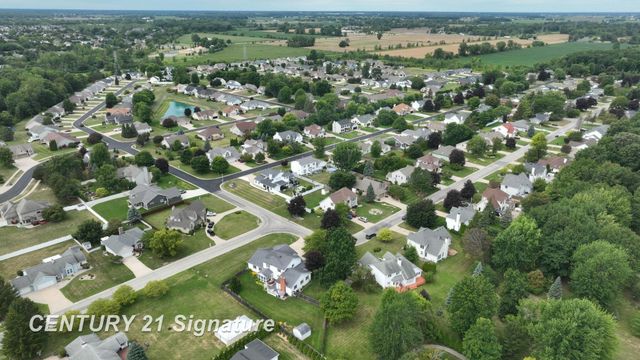 4407 Spurwood Drive, Saginaw Twp, MI 48603