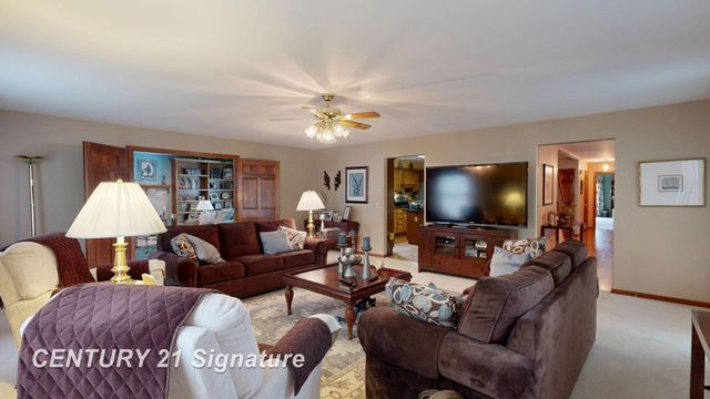 4407 Spurwood Drive, Saginaw Twp, MI 48603