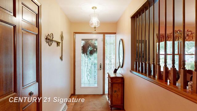4407 Spurwood Drive, Saginaw Twp, MI 48603