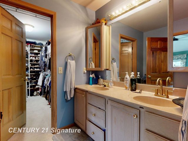 4407 Spurwood Drive, Saginaw Twp, MI 48603
