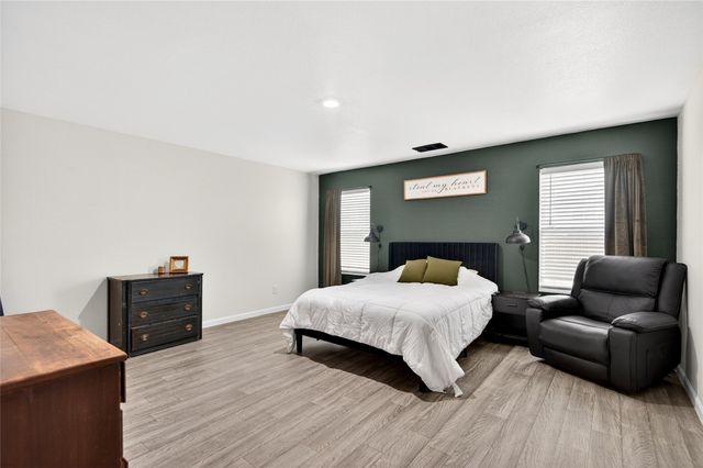 821 Sugartree Drive, Cleburne, TX 76031