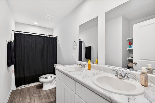 821 Sugartree Drive, Cleburne, TX 76031