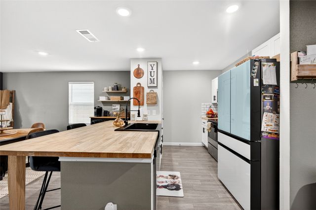 821 Sugartree Drive, Cleburne, TX 76031