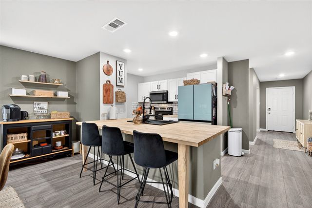 821 Sugartree Drive, Cleburne, TX 76031