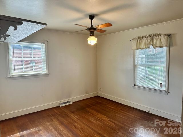 1435 Dean Street, Charlotte, NC 28216