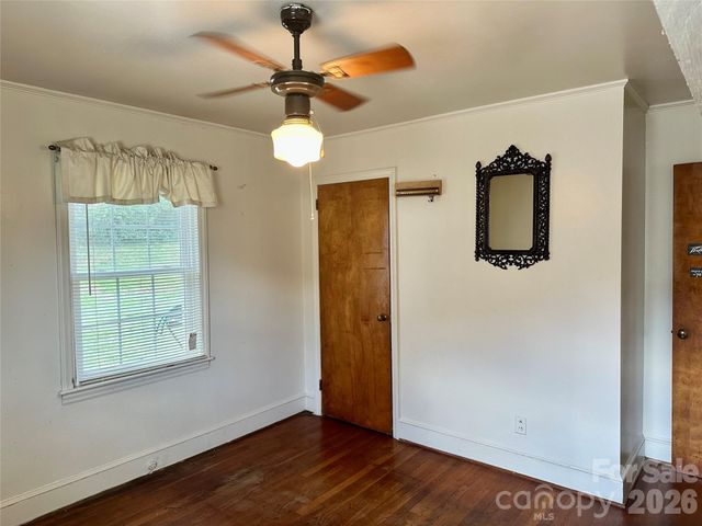 1435 Dean Street, Charlotte, NC 28216