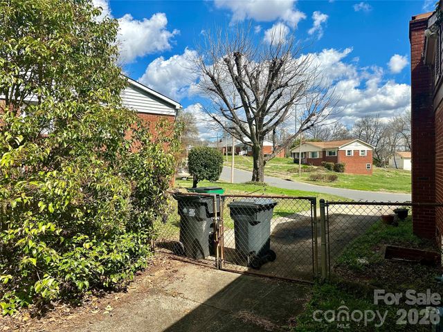 1435 Dean Street, Charlotte, NC 28216