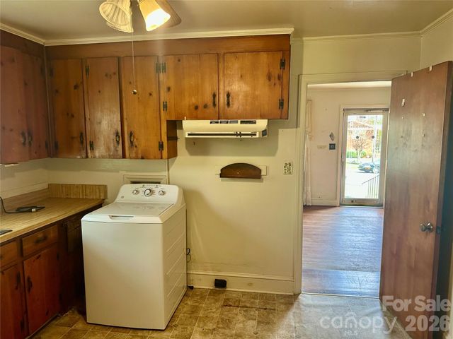 1435 Dean Street, Charlotte, NC 28216