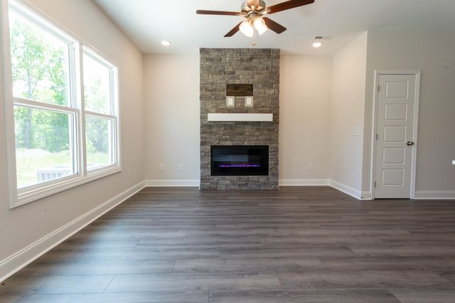 547 Charleston Cove Way, Clarksville, TN 37043