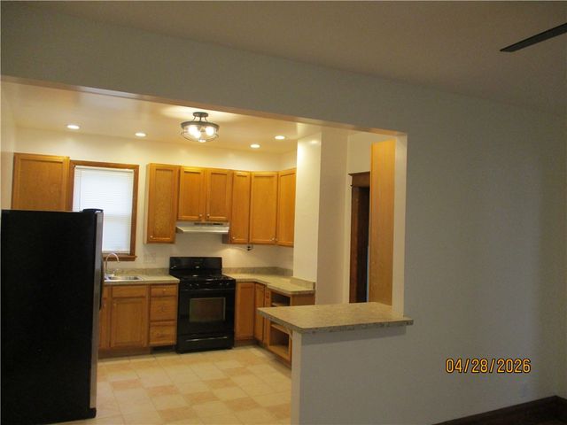 221 Hazelwood, Rochester, NY 14609