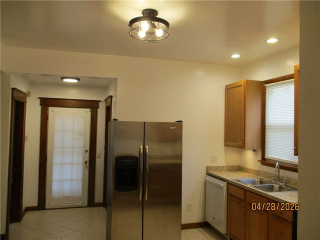 221 Hazelwood, Rochester, NY 14609