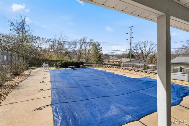 1528 Ville Rosa Lane, Hazelwood, MO 63042