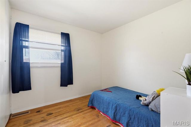 1528 Ville Rosa Lane, Hazelwood, MO 63042