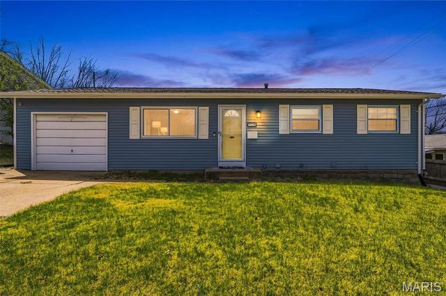 1528 Ville Rosa Lane, Hazelwood, MO 63042