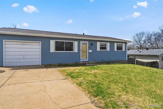 1528 Ville Rosa Lane, Hazelwood, MO 63042