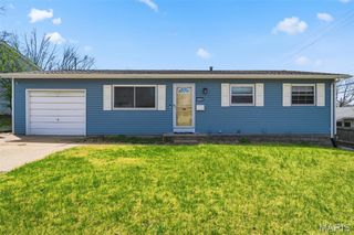 1528 Ville Rosa Lane, Hazelwood, MO 63042
