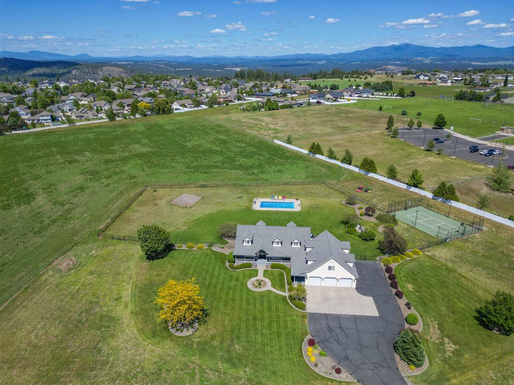 2804 W Johannsen Rd, Spokane, WA 99208 photo 2