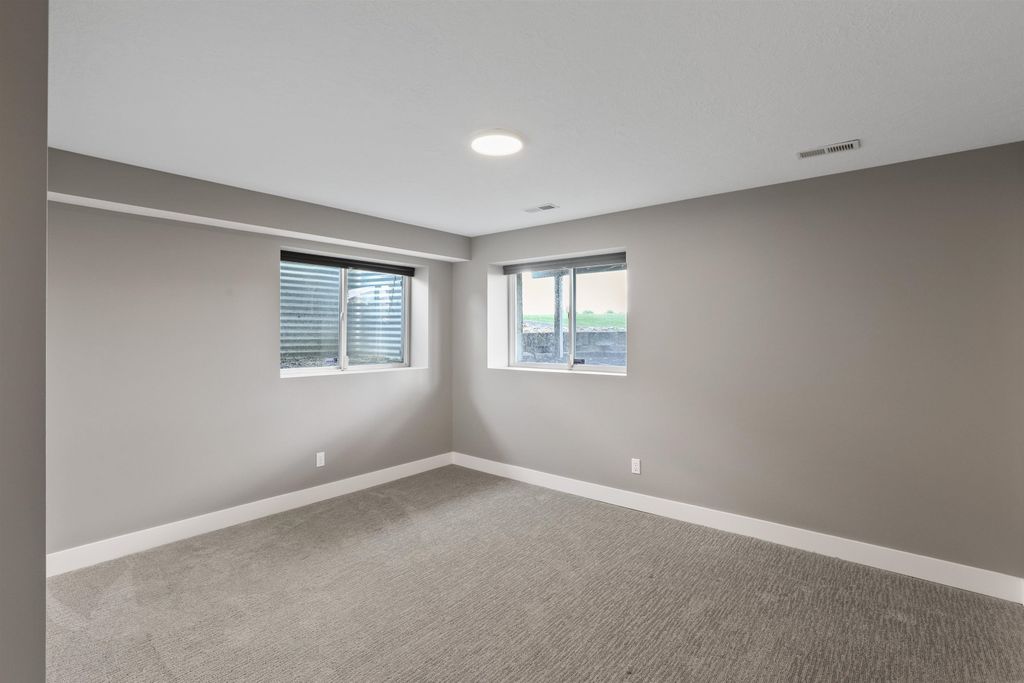 2804 W Johannsen Rd, Spokane, WA 99208 photo 31