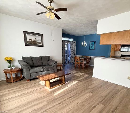 216 Fireweed CT, Chesapeake, VA 23320