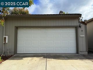 10 Tarn Ct, Hercules, CA 94547