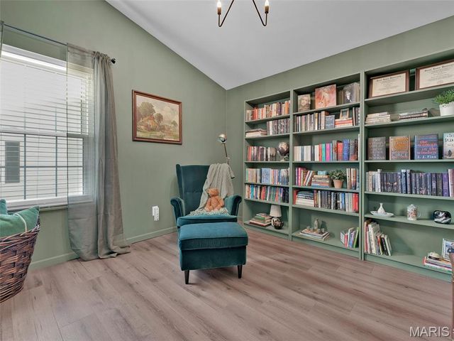 1231 Creve Coeur Crossing Lane J, Chesterfield, MO 63017