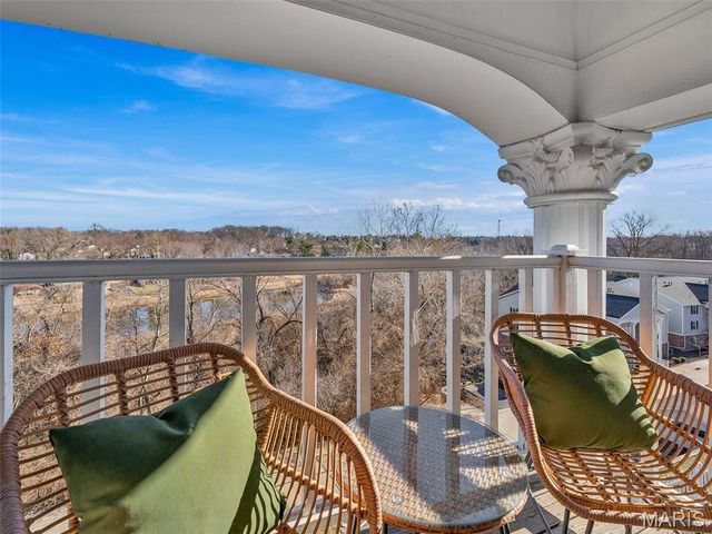 1231 Creve Coeur Crossing Lane J, Chesterfield, MO 63017