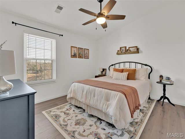 1231 Creve Coeur Crossing Lane J, Chesterfield, MO 63017