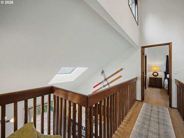 21112 E MOUNTAIN CREEK Cir, Rhododendron, OR 97049