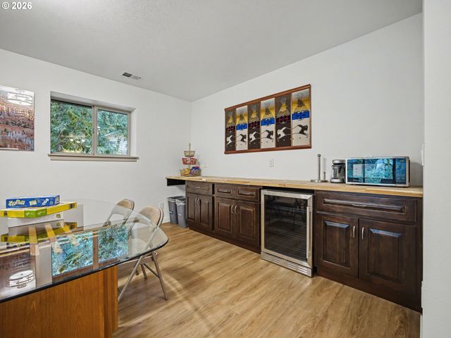21112 E MOUNTAIN CREEK Cir, Rhododendron, OR 97049