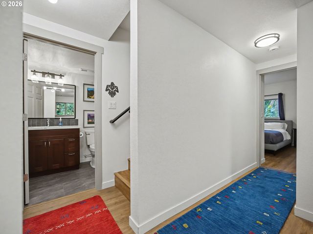 21112 E MOUNTAIN CREEK Cir, Rhododendron, OR 97049