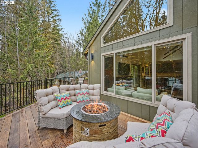 21112 E MOUNTAIN CREEK Cir, Rhododendron, OR 97049