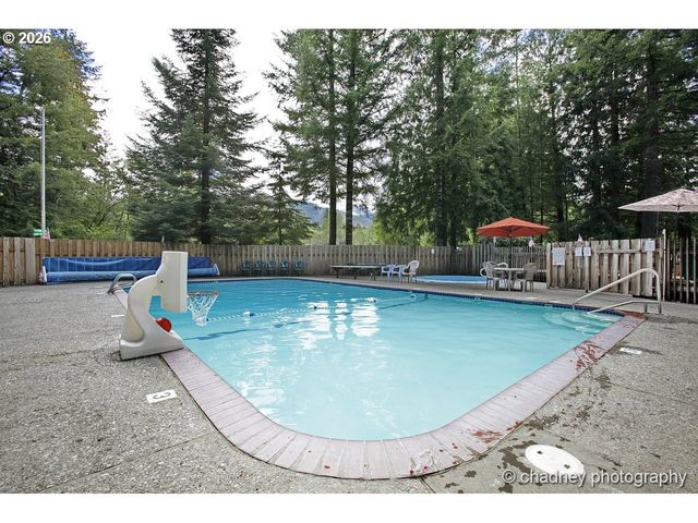 21112 E MOUNTAIN CREEK Cir, Rhododendron, OR 97049