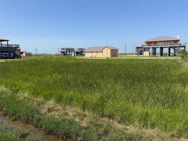 1333 Mabry Street, Gilchrist, TX 77617