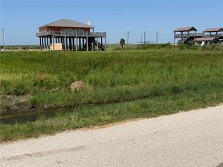 1333 Mabry Street, Gilchrist, TX 77617