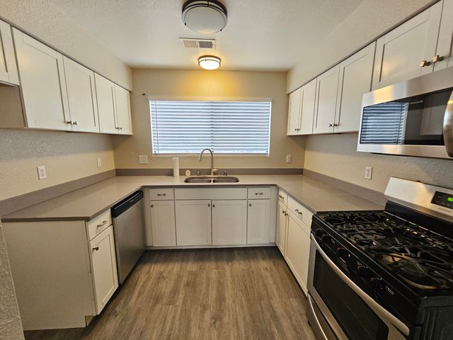 571 Star Villa Circle SE, Rio Rancho, NM 87124