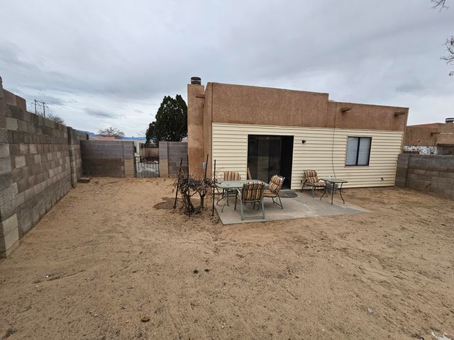 571 Star Villa Circle SE, Rio Rancho, NM 87124