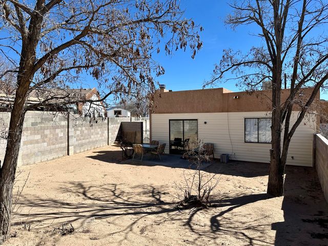 571 Star Villa Circle SE, Rio Rancho, NM 87124