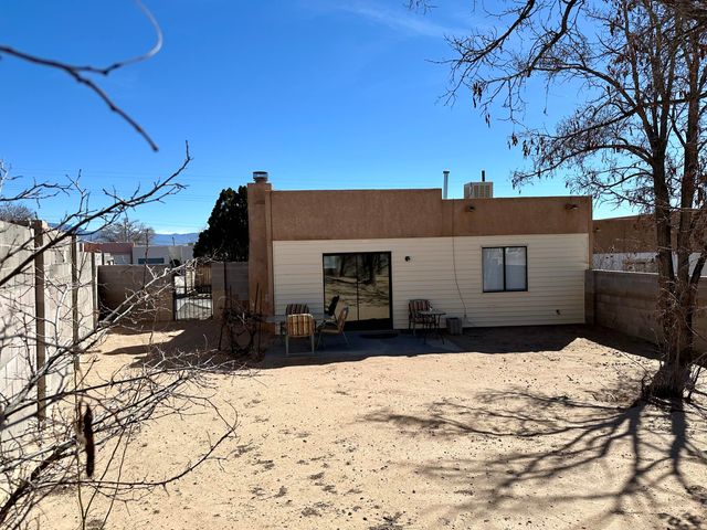 571 Star Villa Circle SE, Rio Rancho, NM 87124
