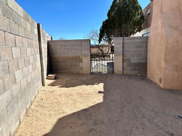 571 Star Villa Circle SE, Rio Rancho, NM 87124