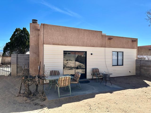 571 Star Villa Circle SE, Rio Rancho, NM 87124