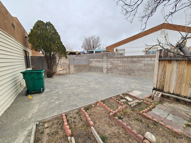 571 Star Villa Circle SE, Rio Rancho, NM 87124