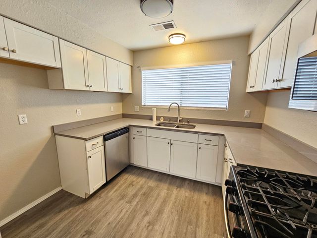 571 Star Villa Circle SE, Rio Rancho, NM 87124