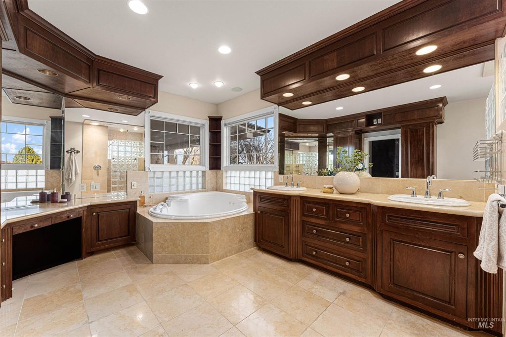 6673 N Fox Run Ave, Meridian, ID 83646 photo 19