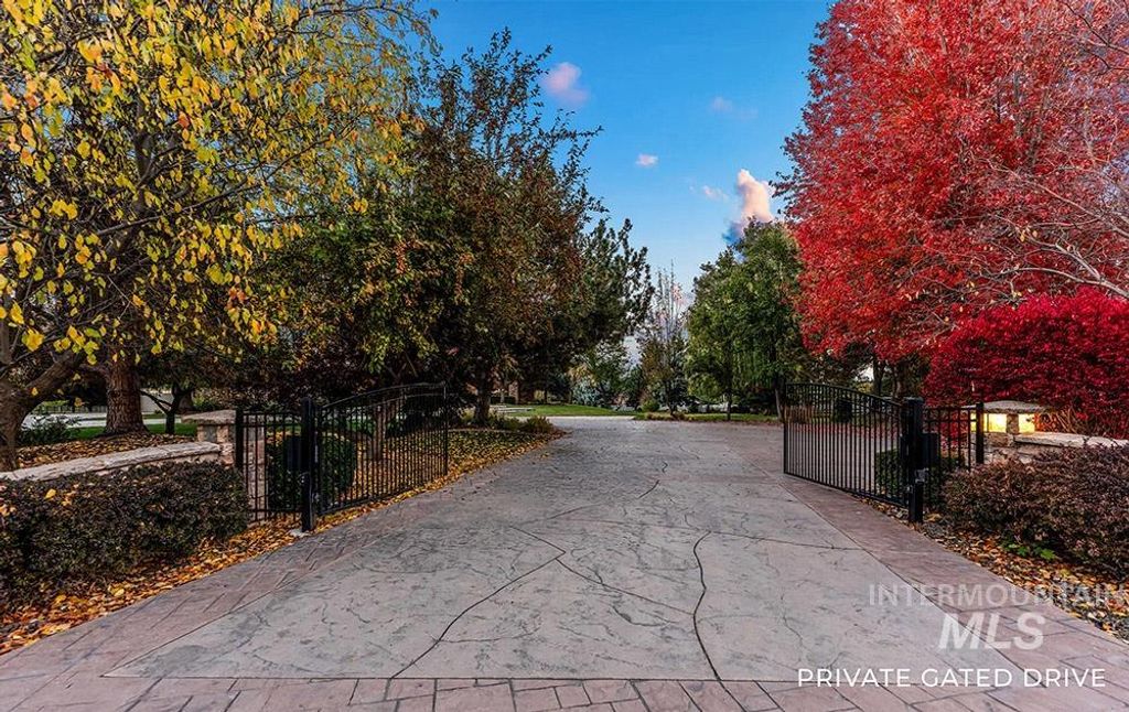 6673 N Fox Run Ave, Meridian, ID 83646 photo 3