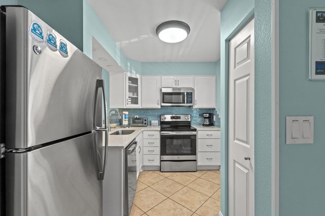 502 Gulf Shore Drive, 215, Destin, FL 32541