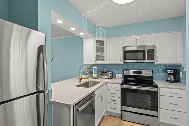502 Gulf Shore Drive, 215, Destin, FL 32541