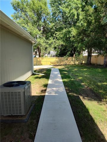 307 N Camden Street, Richmond, MO 64085